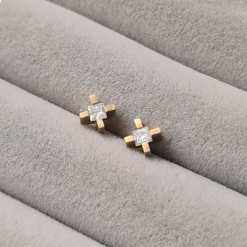 XX earrings - 18k white Fairtrade Gold with champagne diamonds